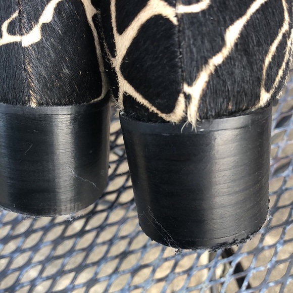 Urban Outfitters Giraffe Print Pony Hair Pola Chelsea Boot size 6 - Picture 6 of 9